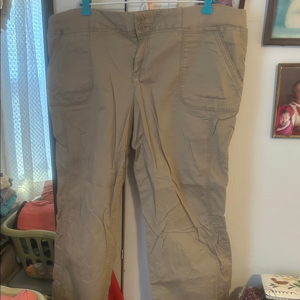 Sonoma Cargo Pants in Tan